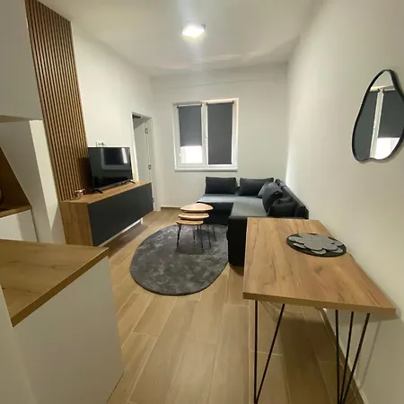 Triplex Isi Апартаменты Яхорина