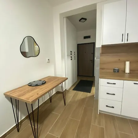 Triplex Isi Lägenhet *