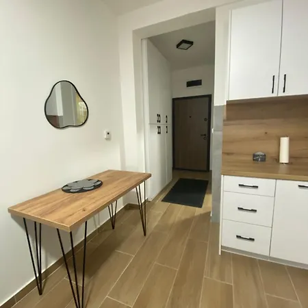 Triplex Isi Lägenhet *